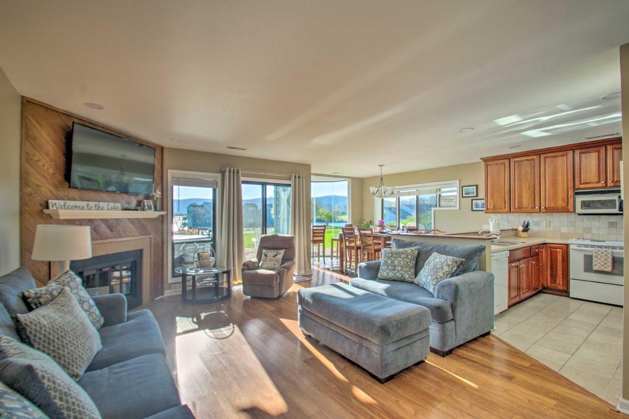 Sun-Filled Condo With Smith Mountain Lake Views Moneta Экстерьер фото